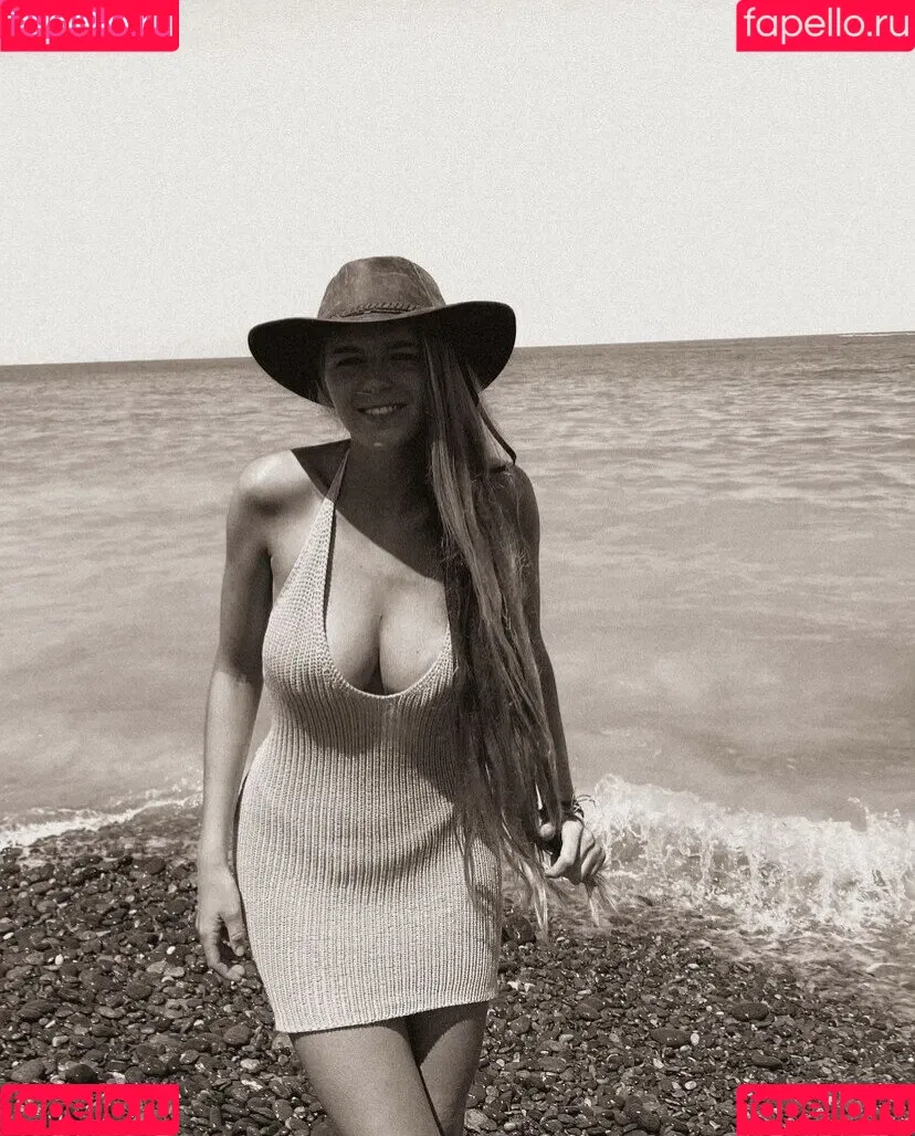 Lies Zhara Onlyfans Photo Gallery 