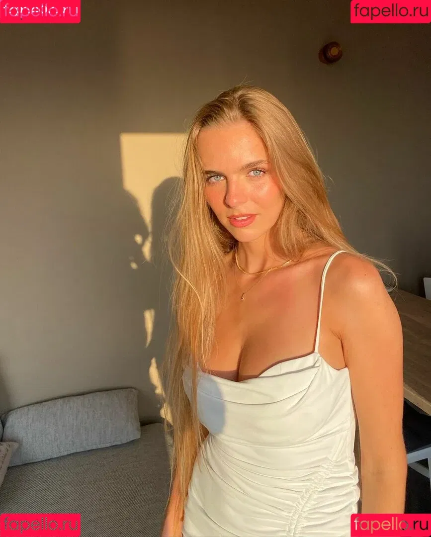 Lies Zhara Onlyfans Photo Gallery 