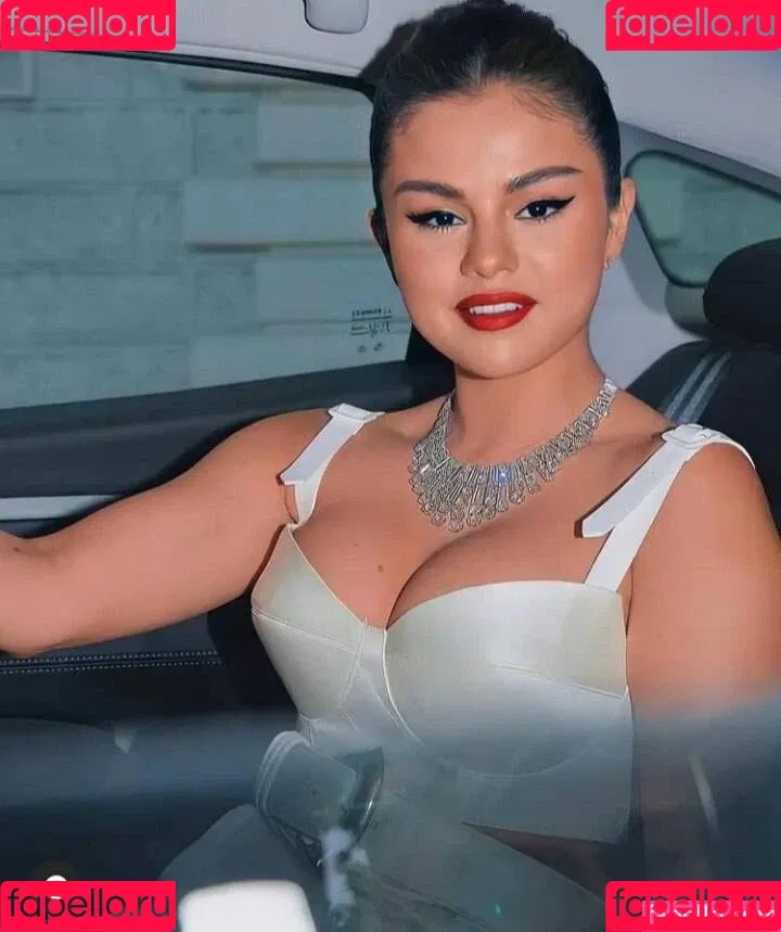 Selena Gomez Onlyfans Photo Gallery 