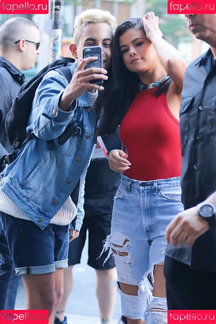 Selena Gomez Onlyfans Photo Gallery 