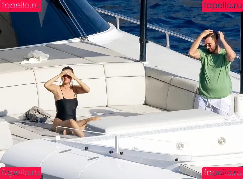 Selena Gomez Onlyfans Photo Gallery 