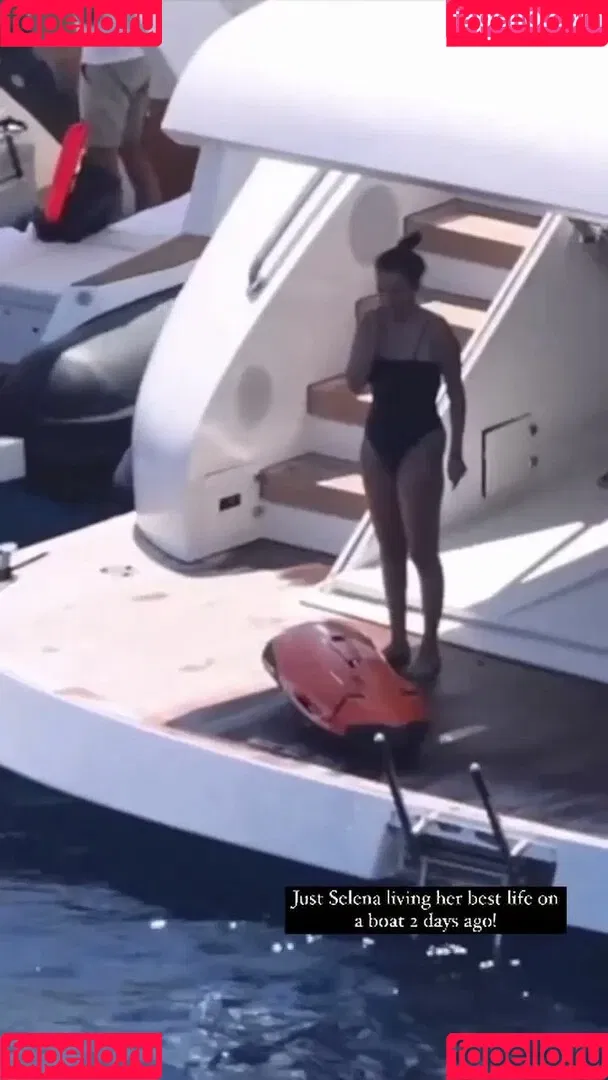 Selena Gomez Onlyfans Photo Gallery 