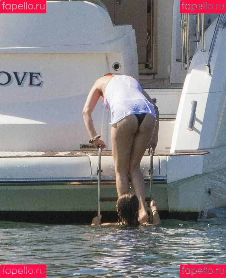 Selena Gomez Onlyfans Photo Gallery 