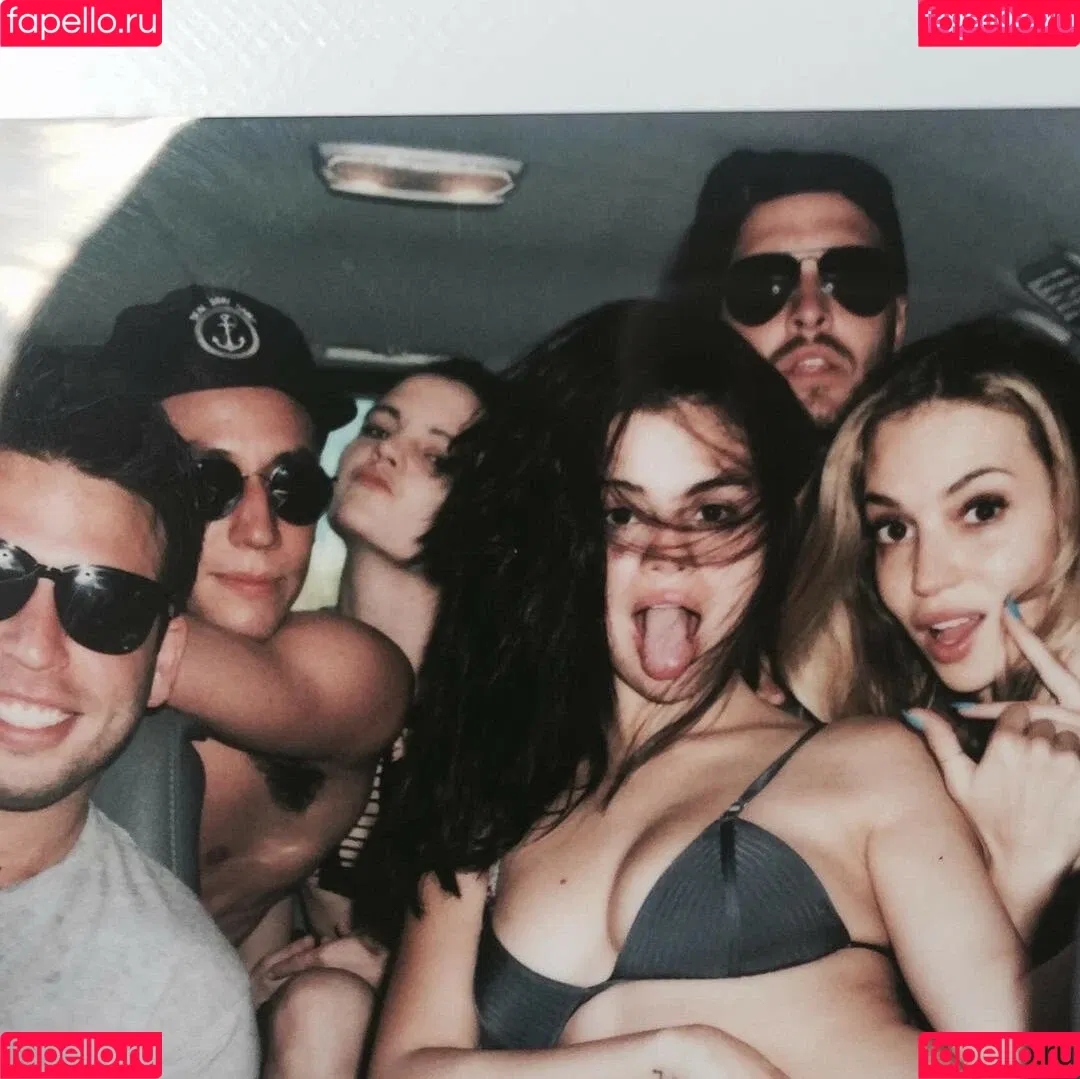Selena Gomez Onlyfans Photo Gallery 