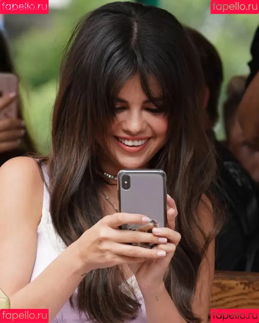 Selena Gomez Onlyfans Photo Gallery 