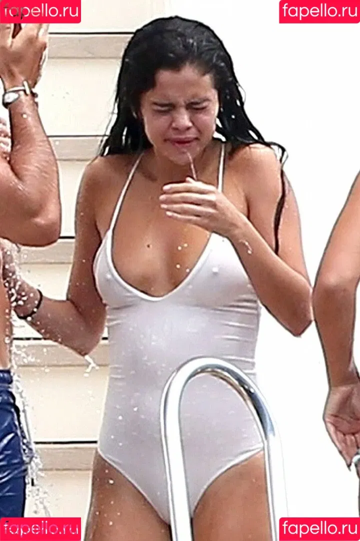 Selena Gomez Onlyfans Photo Gallery 