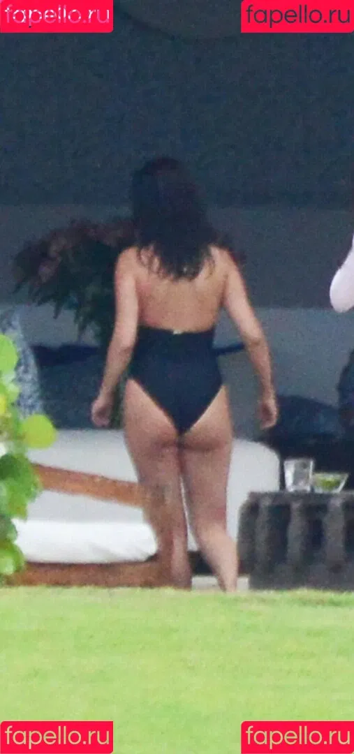 Selena Gomez Onlyfans Photo Gallery 
