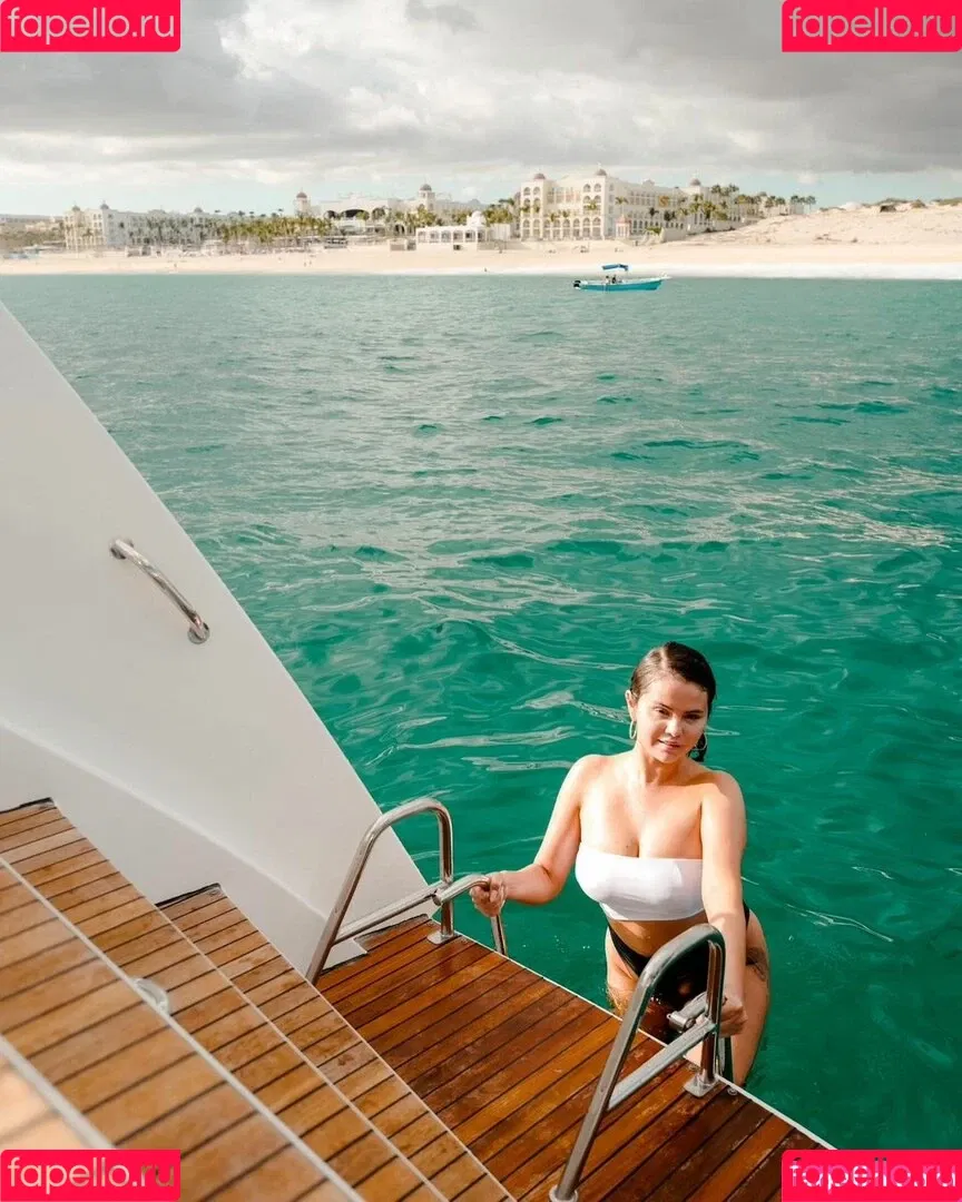 Selena Gomez Onlyfans Photo Gallery 