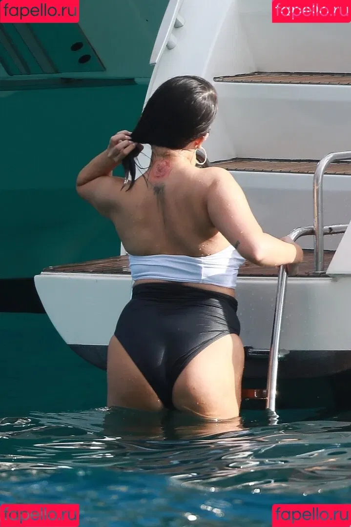Selena Gomez Onlyfans Photo Gallery 
