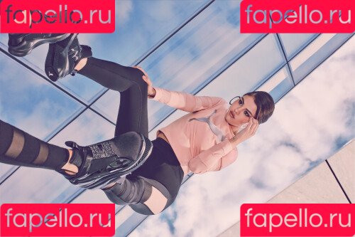 Selena Gomez Onlyfans Photo Gallery 