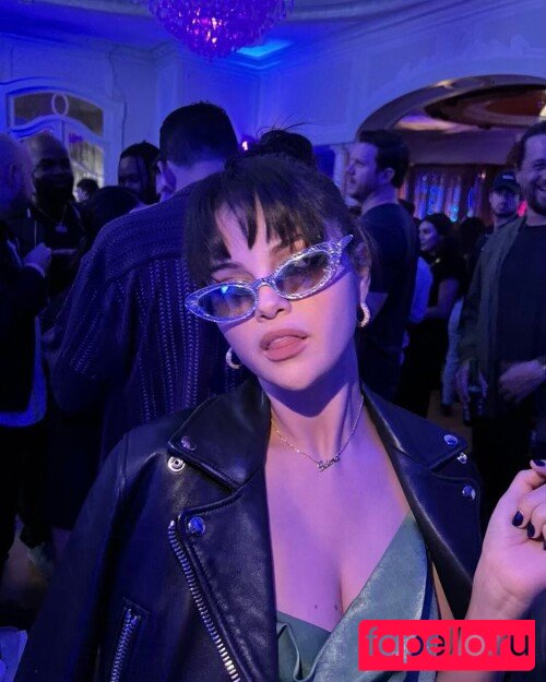 Selena Gomez Nude Onlyfans Photo 44