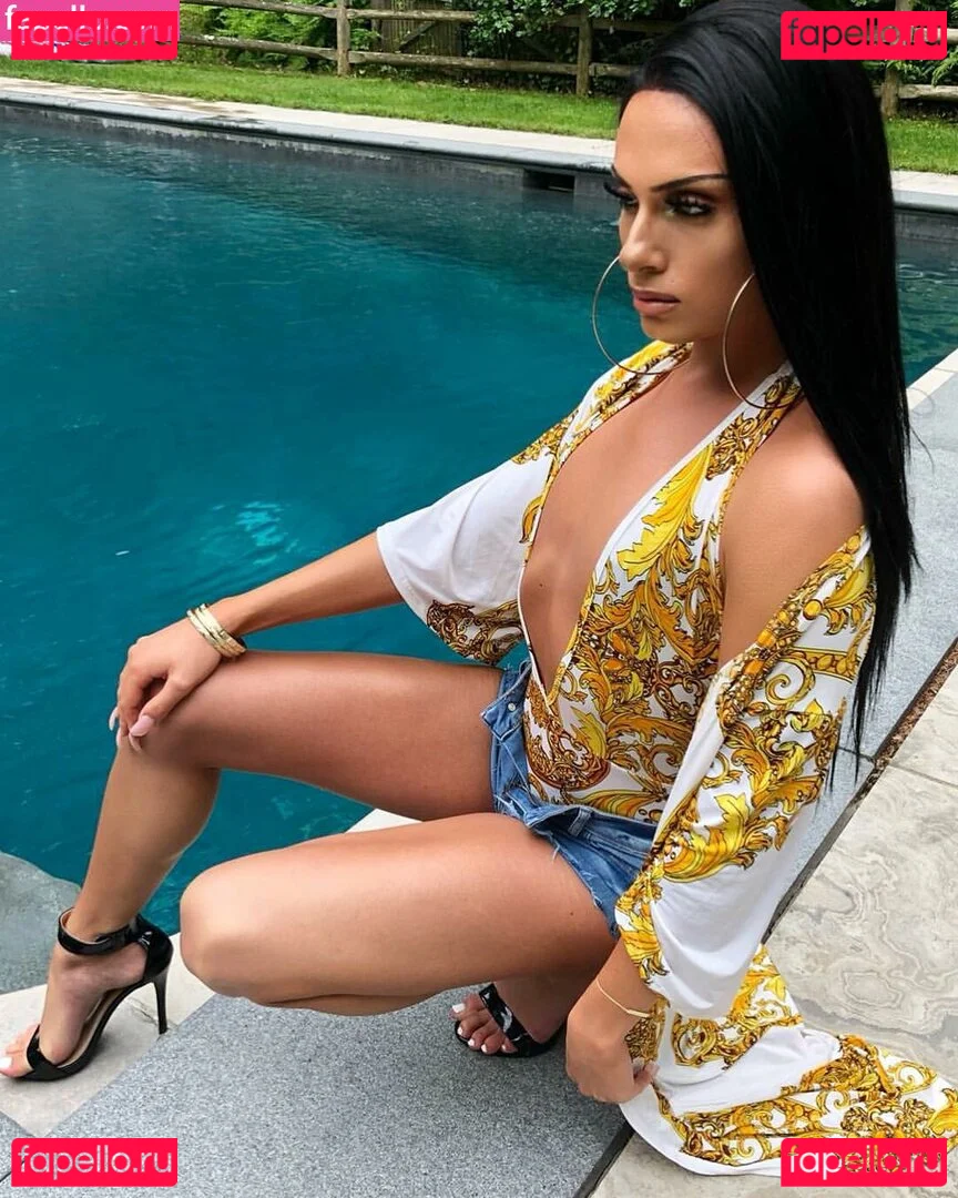 Tsmissmara Onlyfans Photo Gallery 