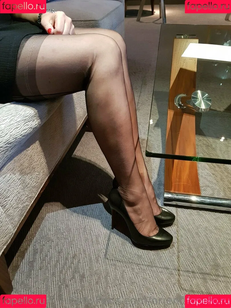 orientalnylons Onlyfans Photo Gallery 
