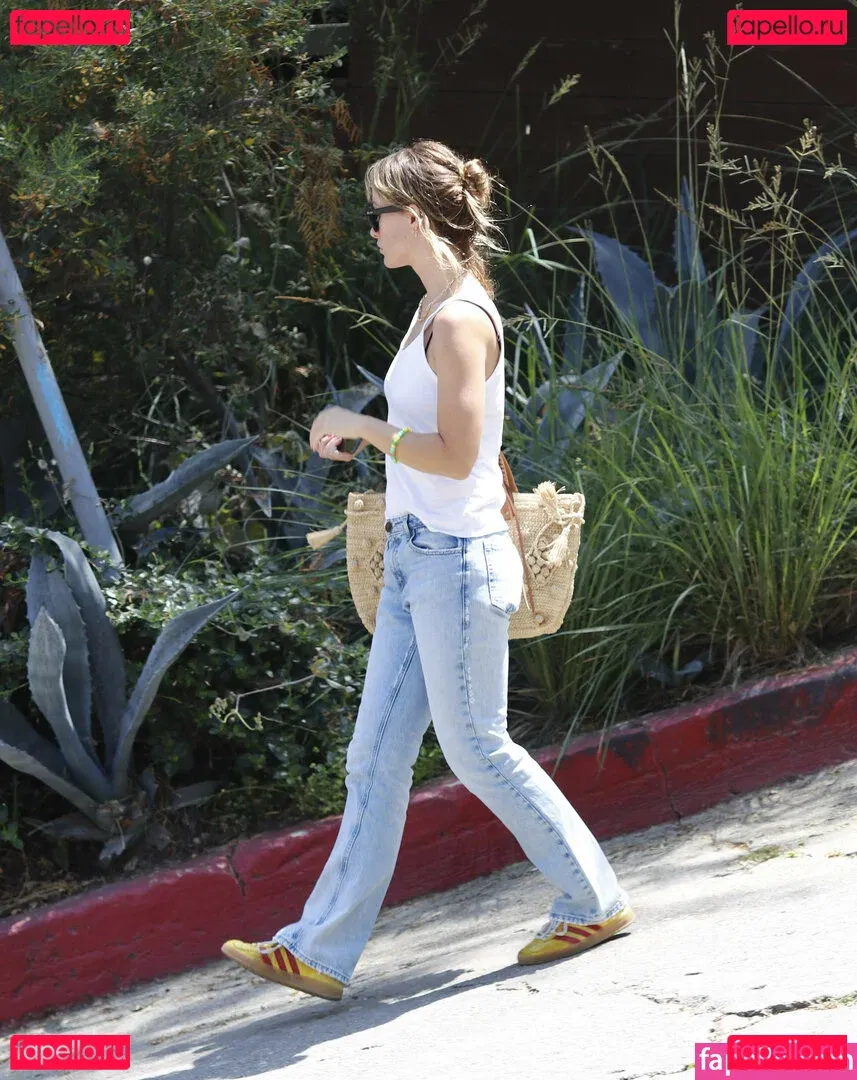 Olivia Wilde Onlyfans Photo Gallery 