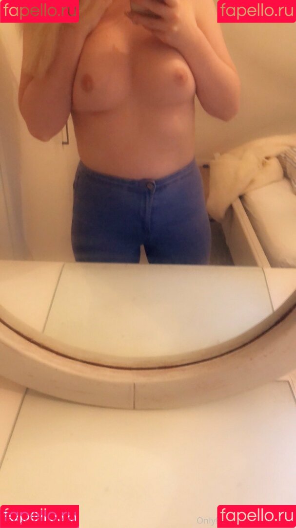 xalexissx Onlyfans Photo Gallery 