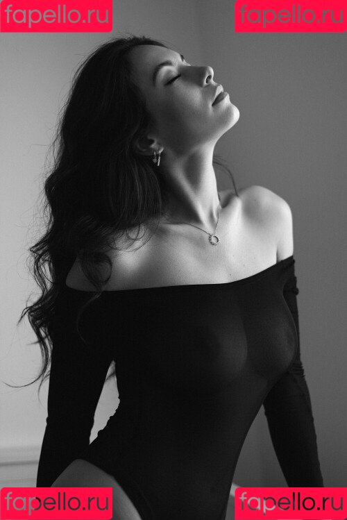 Caroline Podlewski Onlyfans Photo Gallery 