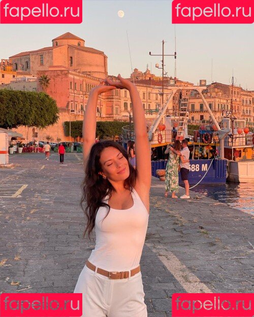 Caroline Podlewski Onlyfans Photo Gallery 