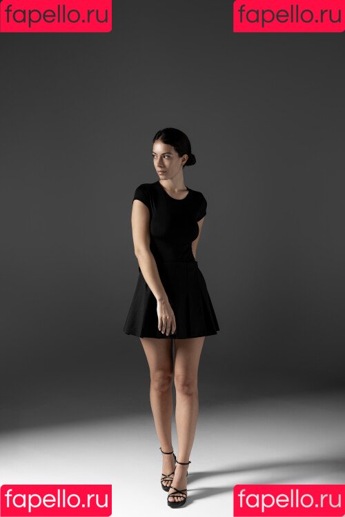 Caroline Podlewski Onlyfans Photo Gallery 