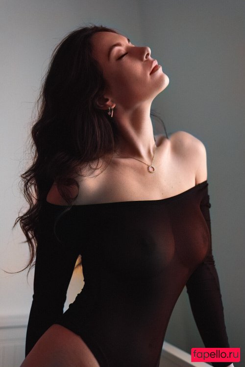 Caroline Podlewski Nude Onlyfans Photo 32