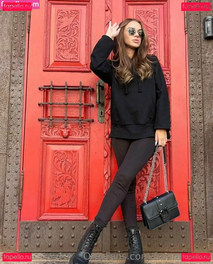 freemelanie Onlyfans Photo Gallery 