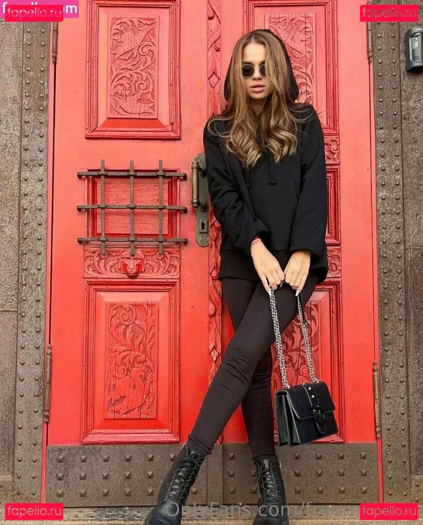 freemelanie Onlyfans Photo Gallery 