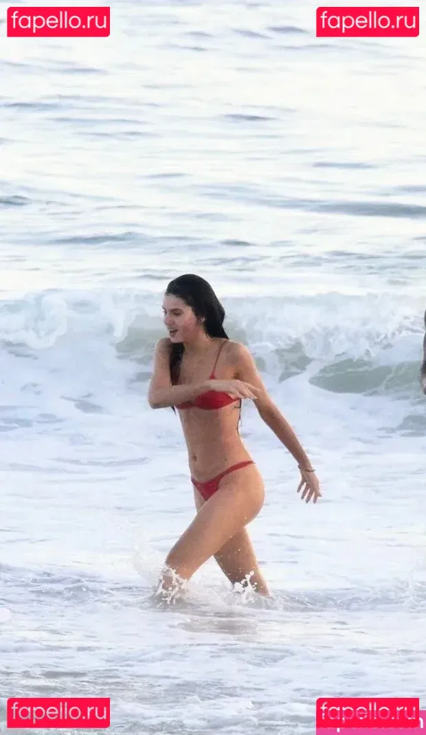 Camila Queiroz Onlyfans Photo Gallery 