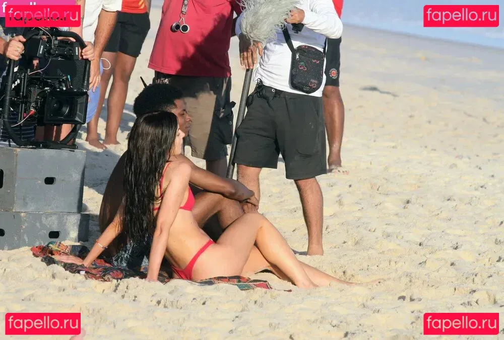 Camila Queiroz Onlyfans Photo Gallery 