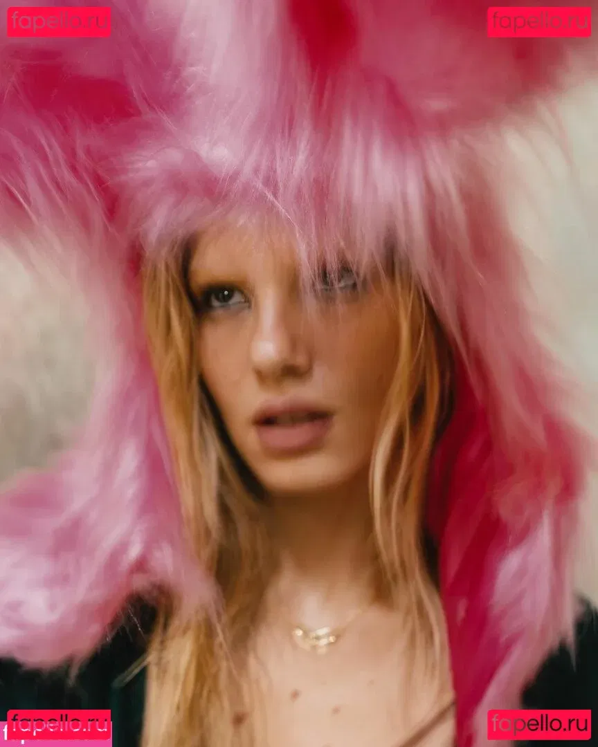 Camila Queiroz Onlyfans Photo Gallery 