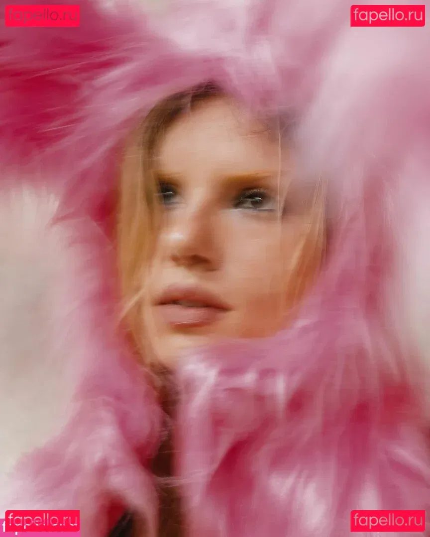 Camila Queiroz Onlyfans Photo Gallery 