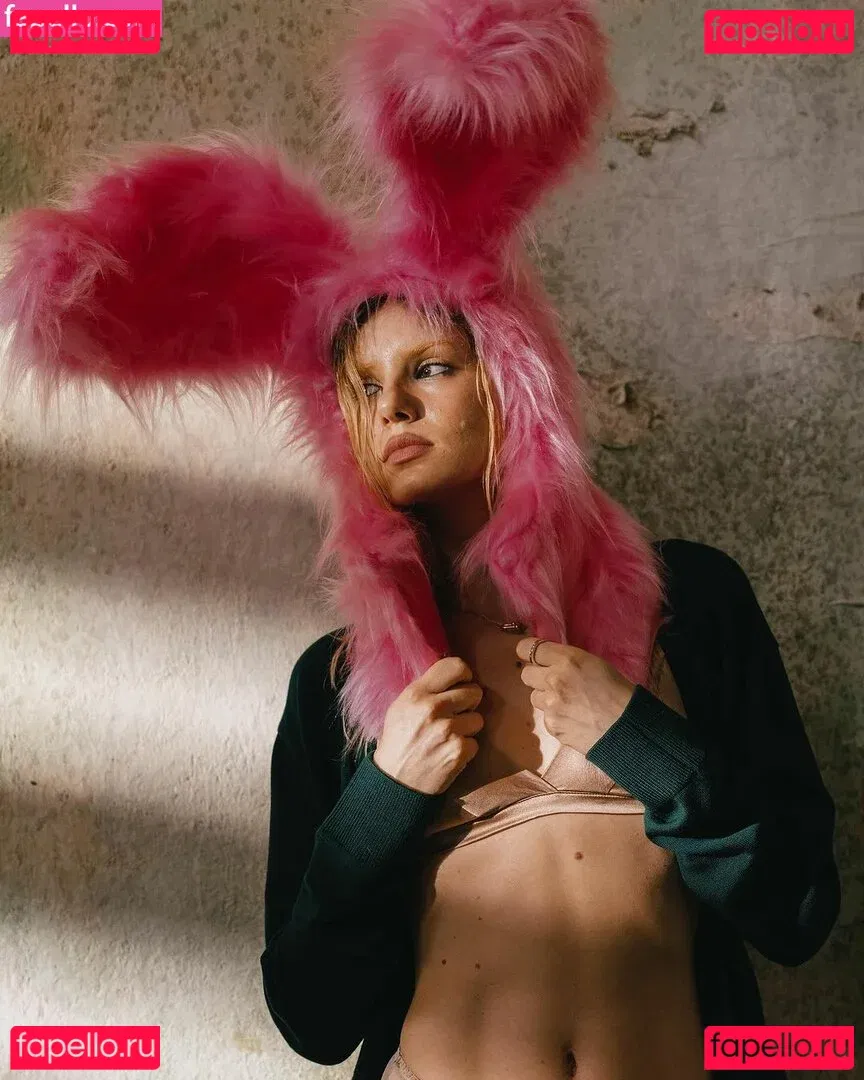 Camila Queiroz Onlyfans Photo Gallery 