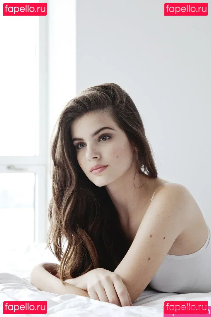 Camila Queiroz Onlyfans Photo Gallery 