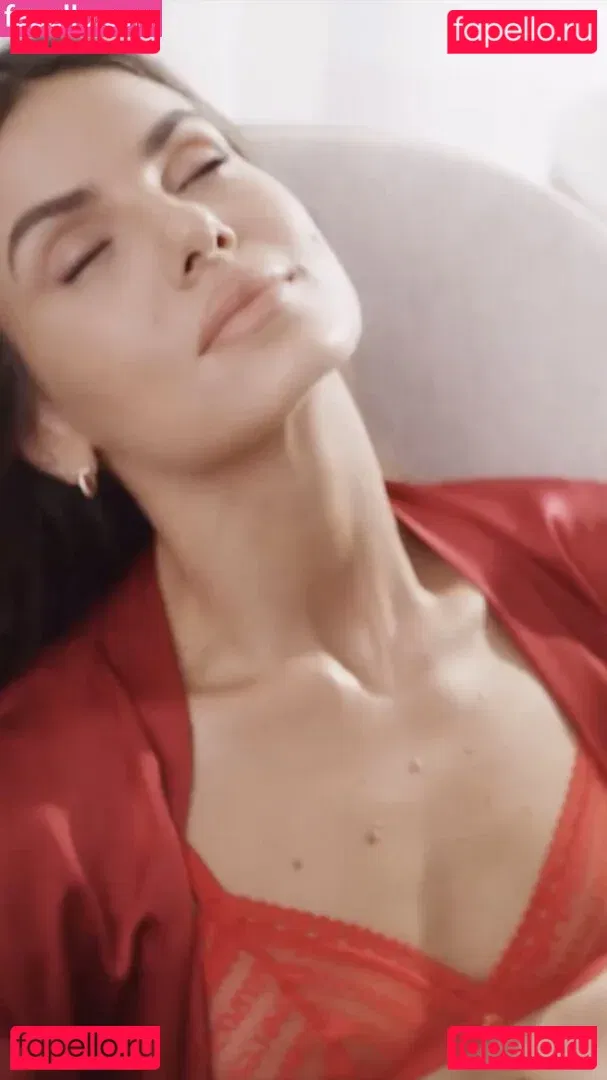 Camila Queiroz Onlyfans Photo Gallery 