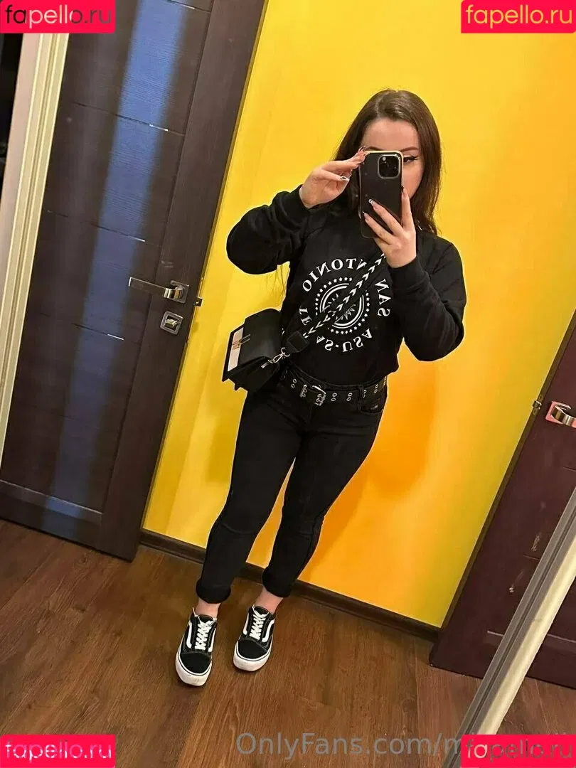 mi_ameli Onlyfans Photo Gallery 