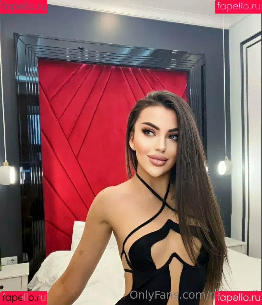 mi_ameli Onlyfans Photo Gallery 
