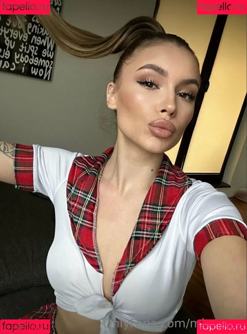 mi_ameli Onlyfans Photo Gallery 