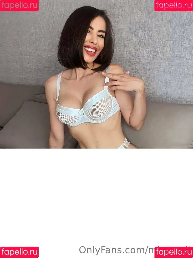 mi_ameli Onlyfans Photo Gallery 