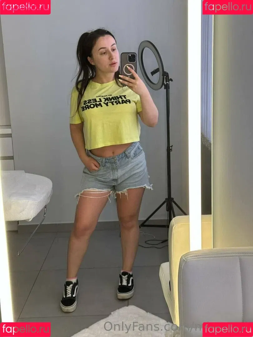 mi_ameli Onlyfans Photo Gallery 