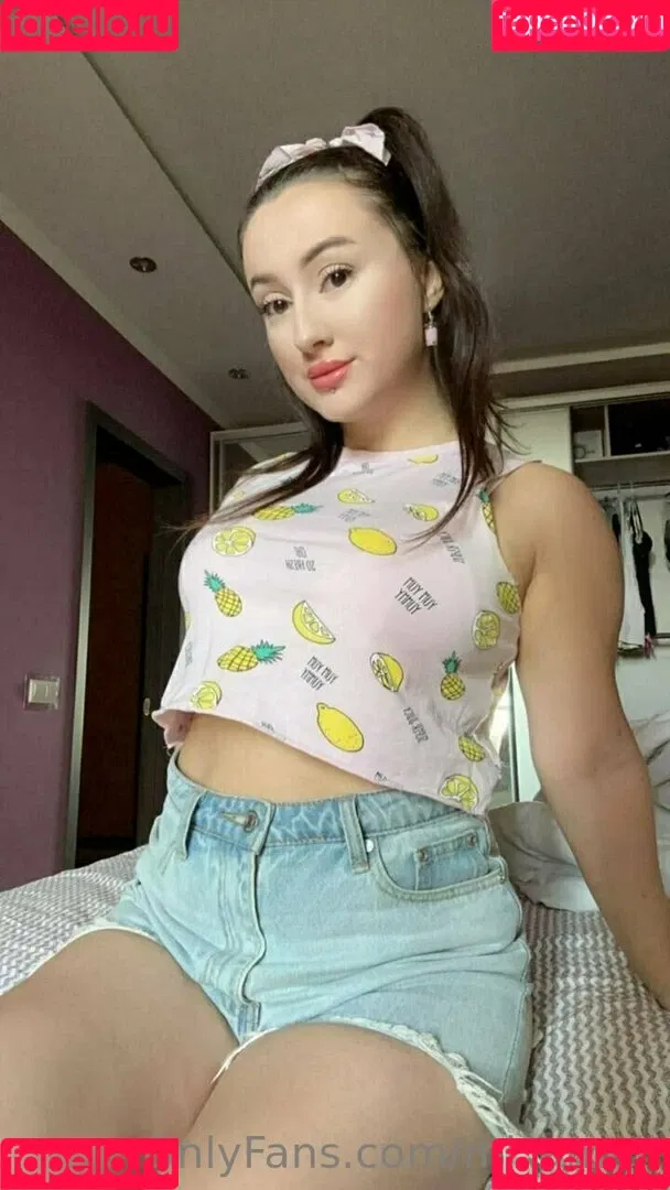 mi_ameli Onlyfans Photo Gallery 