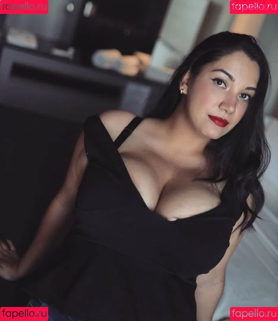 Isa Malone Onlyfans Photo Gallery 