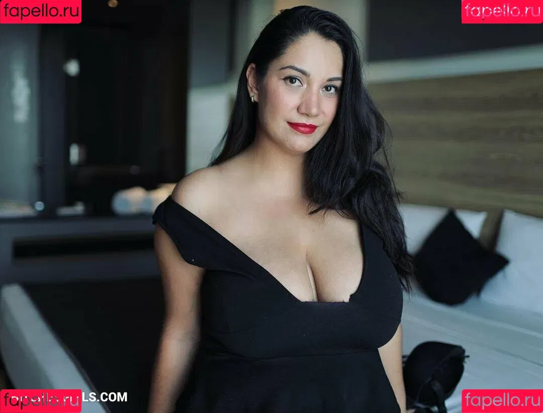 Isa Malone Onlyfans Photo Gallery 
