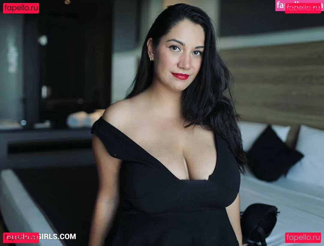 Isa Malone Onlyfans Photo Gallery 