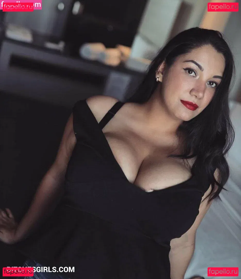 Isa Malone Onlyfans Photo Gallery 