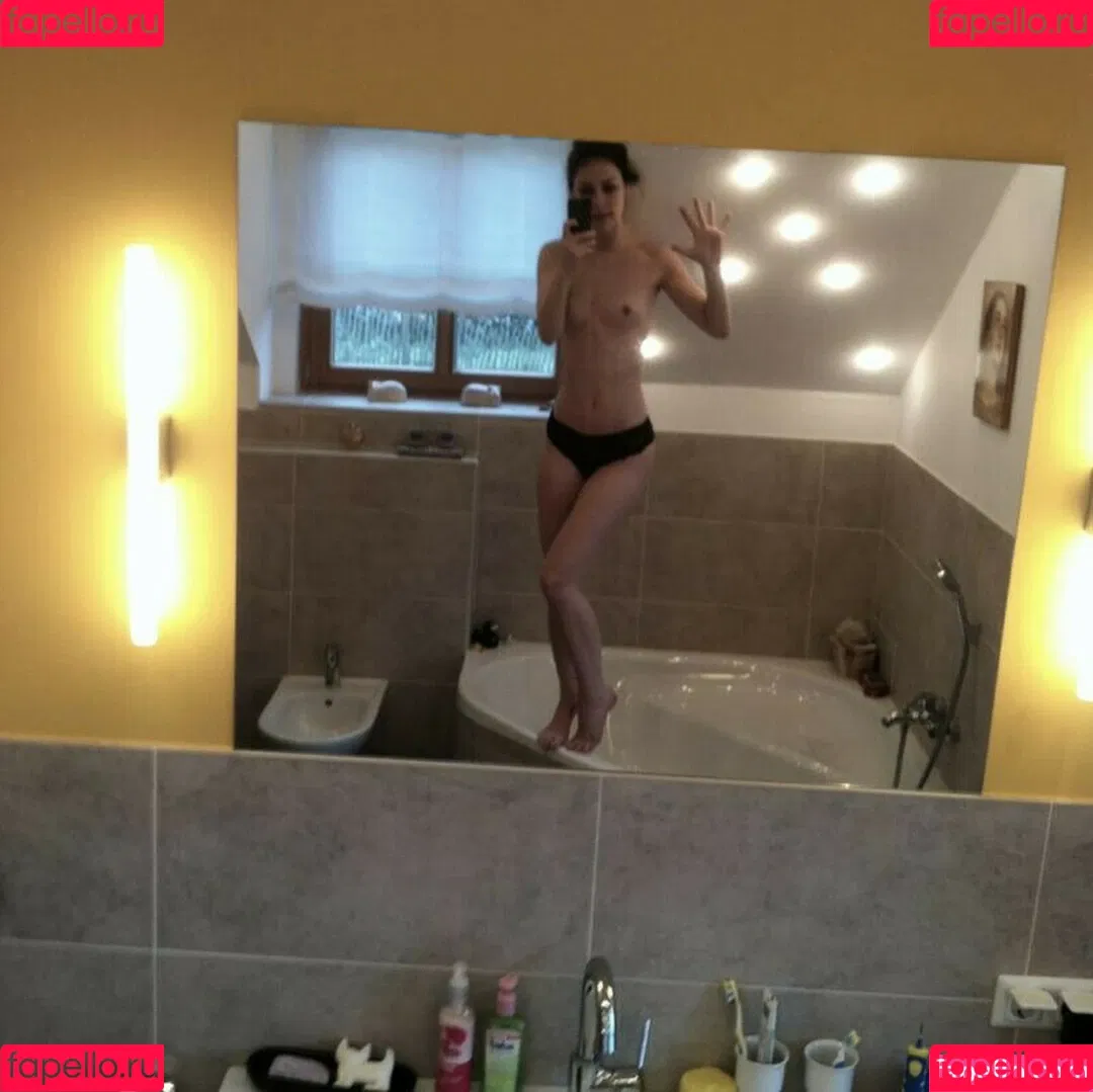 Lena Meyer-Landrut Onlyfans Photo Gallery 