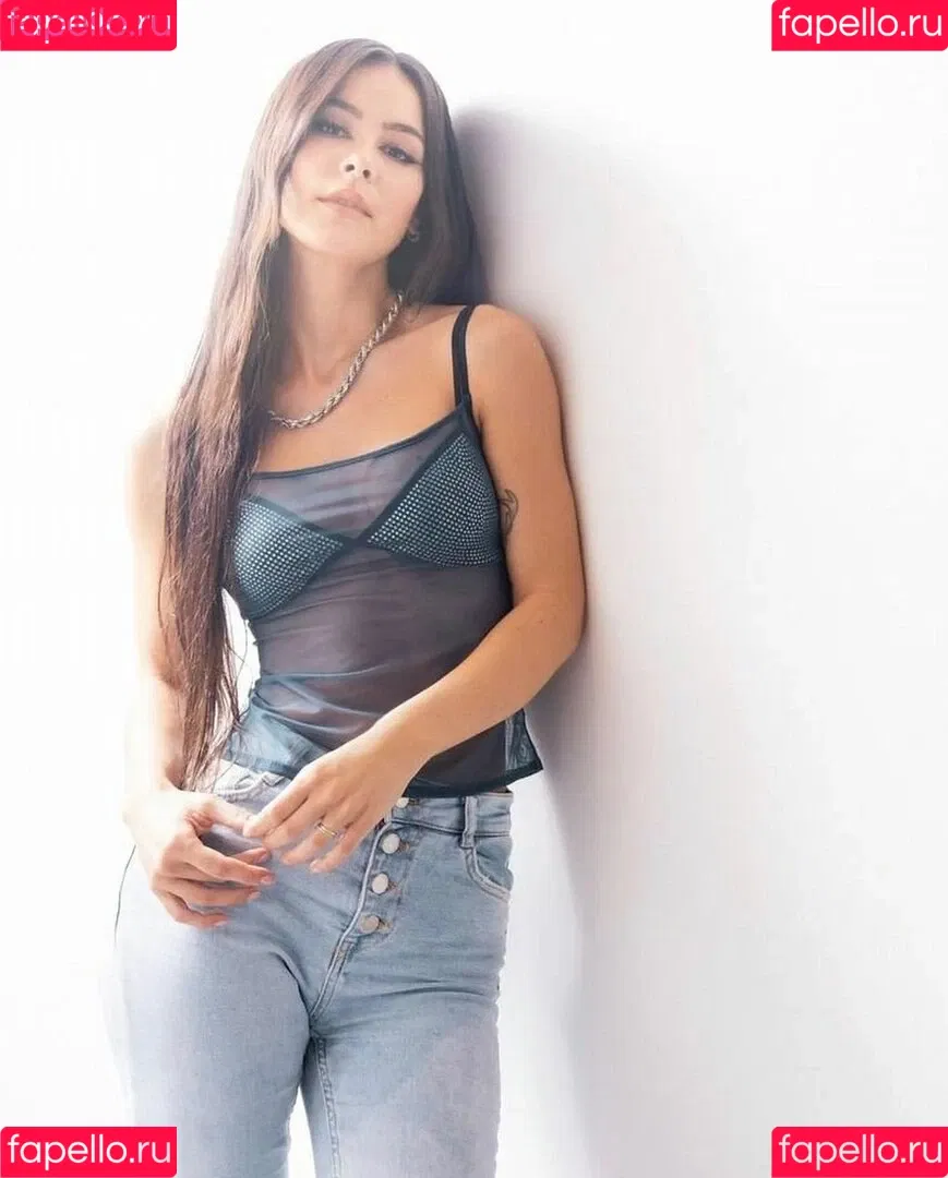 Lena Meyer-Landrut Onlyfans Photo Gallery 