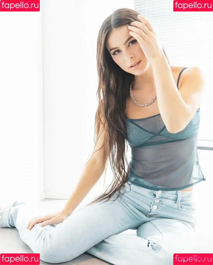 Lena Meyer-Landrut Onlyfans Photo Gallery 