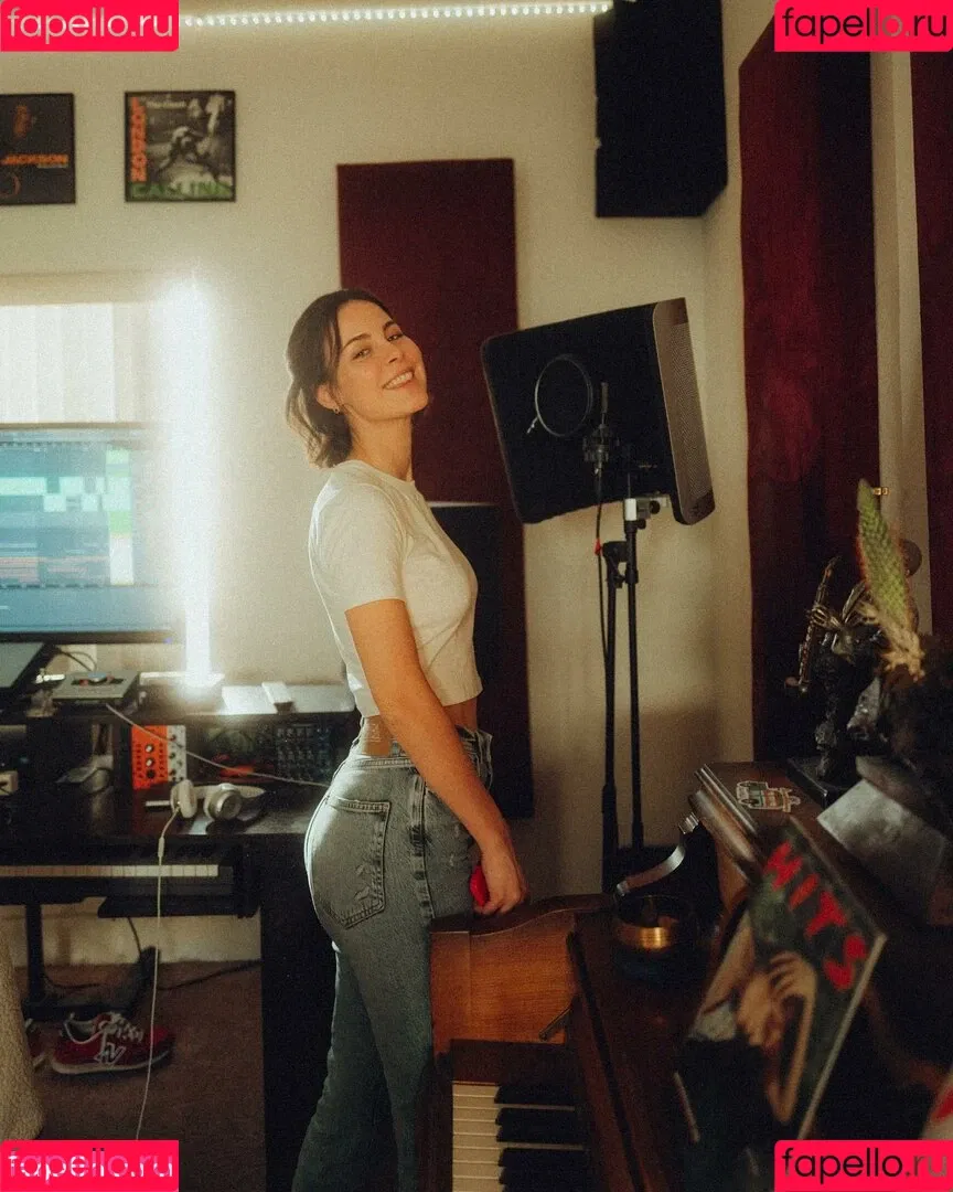 Lena Meyer-Landrut Onlyfans Photo Gallery 