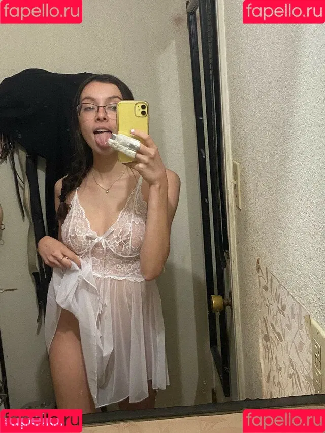 Sunflower ASMR Onlyfans Photo Gallery 