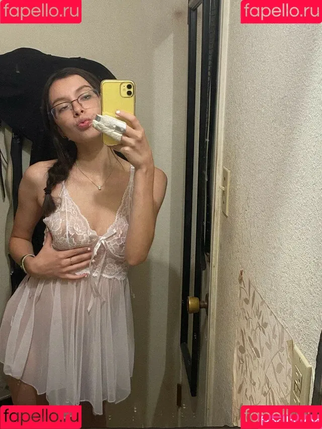 Sunflower ASMR Onlyfans Photo Gallery 