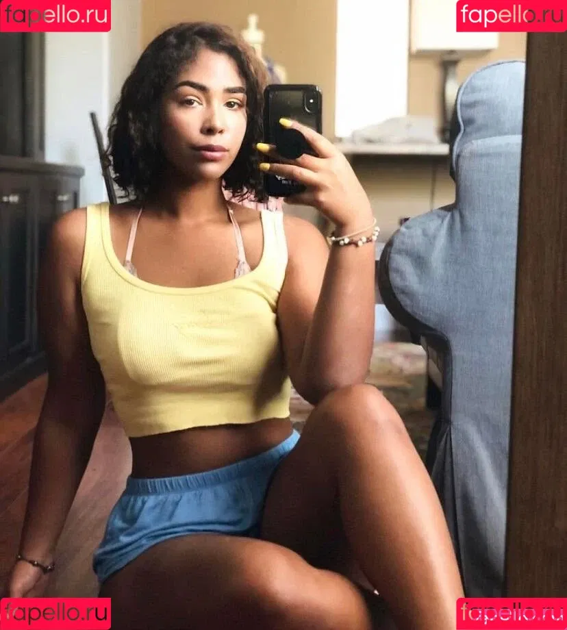 Holland Hoelland Onlyfans Photo Gallery 