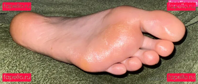 small_girl_feet Onlyfans Photo Gallery 